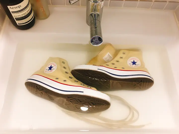 靴 洗う 洗剤